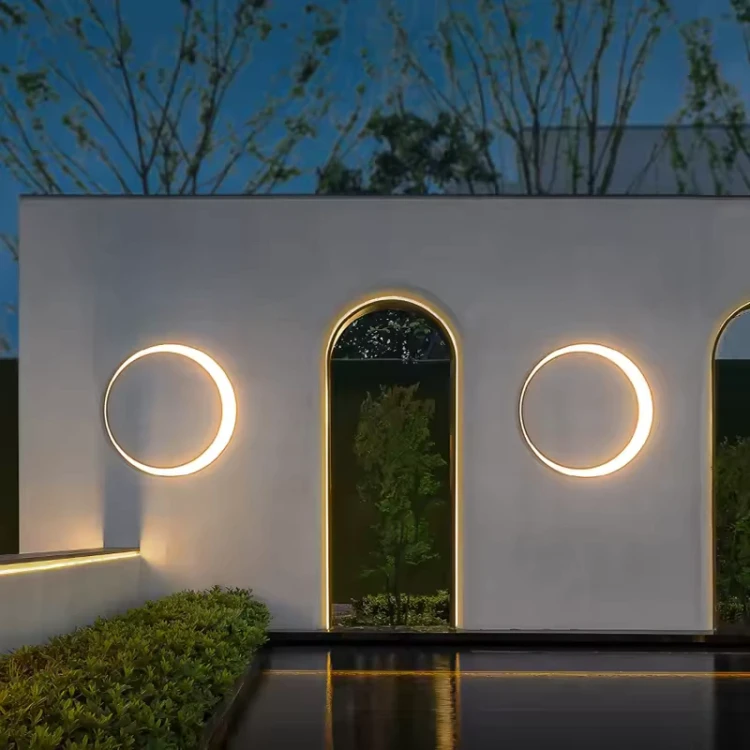 lampa-elewacyjna-led-ksiezyca-lunaris-elewacja-patio