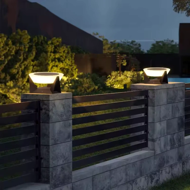 lampa-solarna-led-z-pilotem-lumora-murek-ogrodzenie