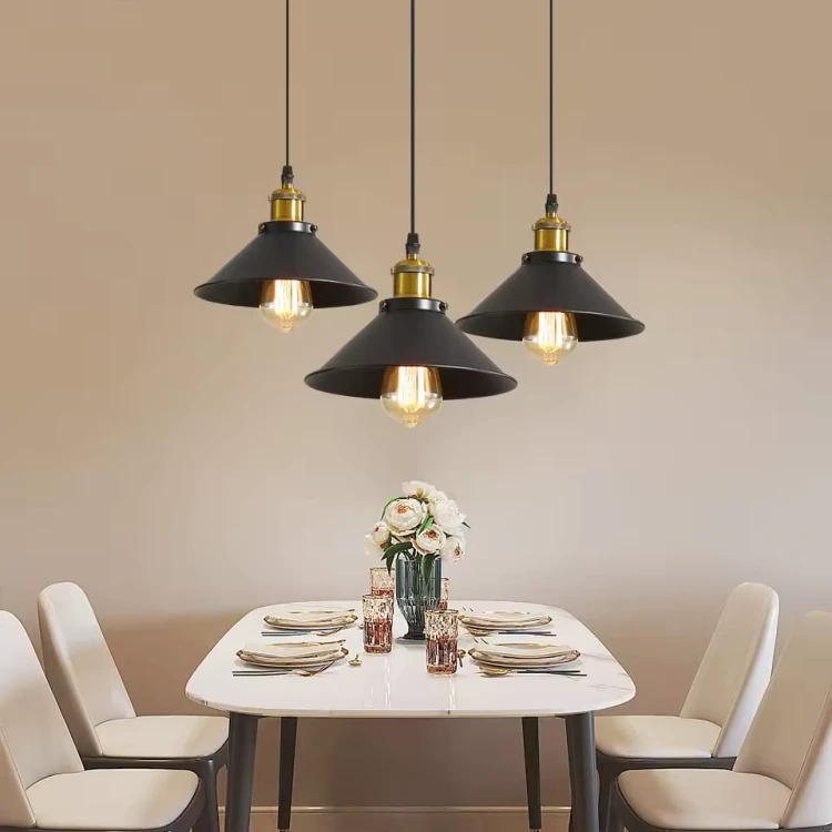 lampa-sufitowa-industrialna-noxelle-trzy-klosze-jadalnia