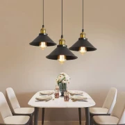 lampa-sufitowa-industrialna-noxelle-aranzacja-stol