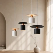 lampa-wiszaca-soleria-czarna-biala-rozowe-zloto-aranzacja