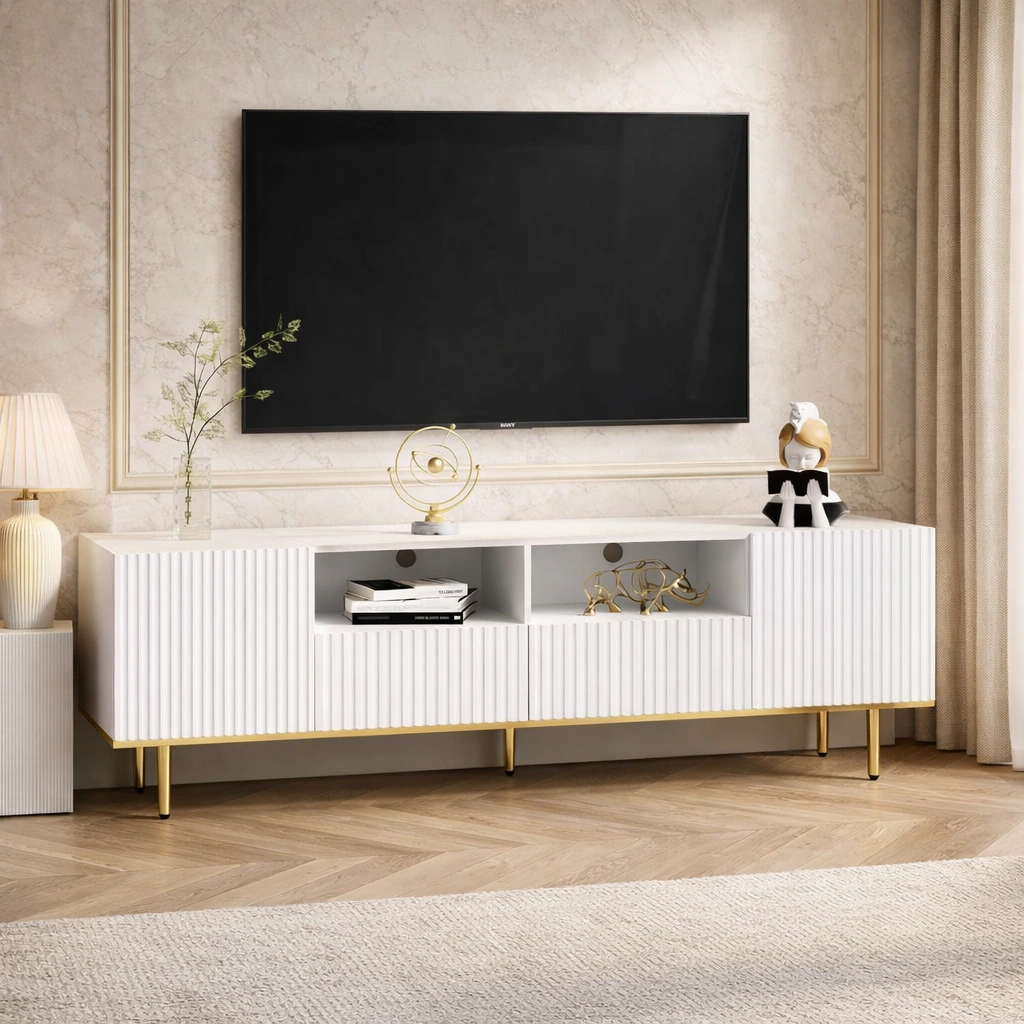 ELVÉA – biała szafka RTV premium z ryflowanym frontem i złotymi detalami